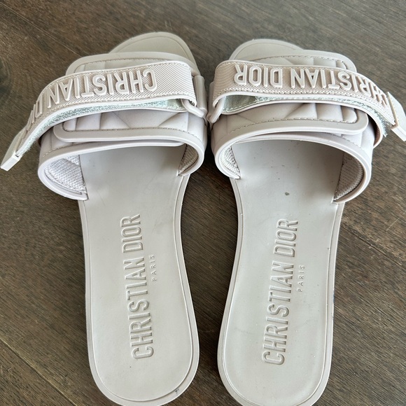 Christian Dior - Dio(r)evolution Slide - Picture 5 of 6